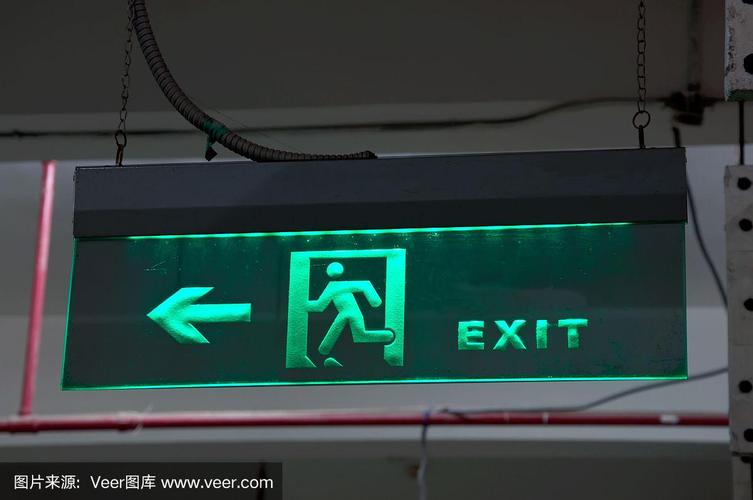 厂房标志标识牌图片高清-厂房安全出口指示牌安装规范？